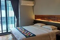 At One Hualampong Hotel