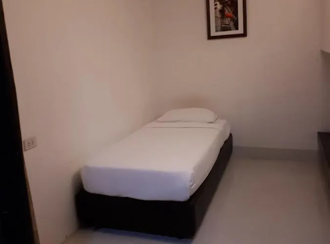 Hotel At One Hualampong