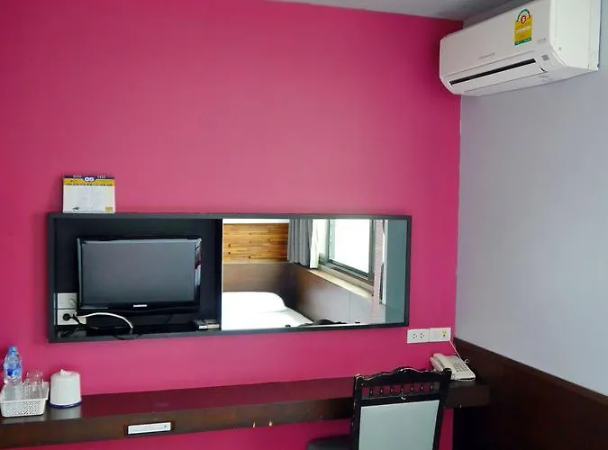 Hotel At One Hualampong