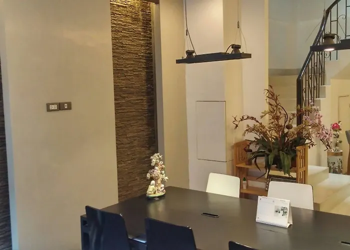 Hotel At One Hualampong