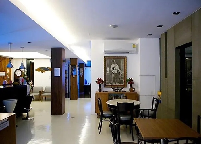 Hotel At One Hualampong 3*
